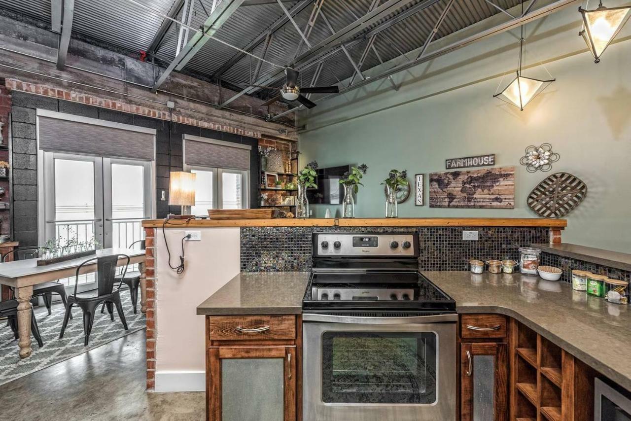 Green Door Lofts -Magnolia Loft, Silos/Downtown Уако Екстериор снимка